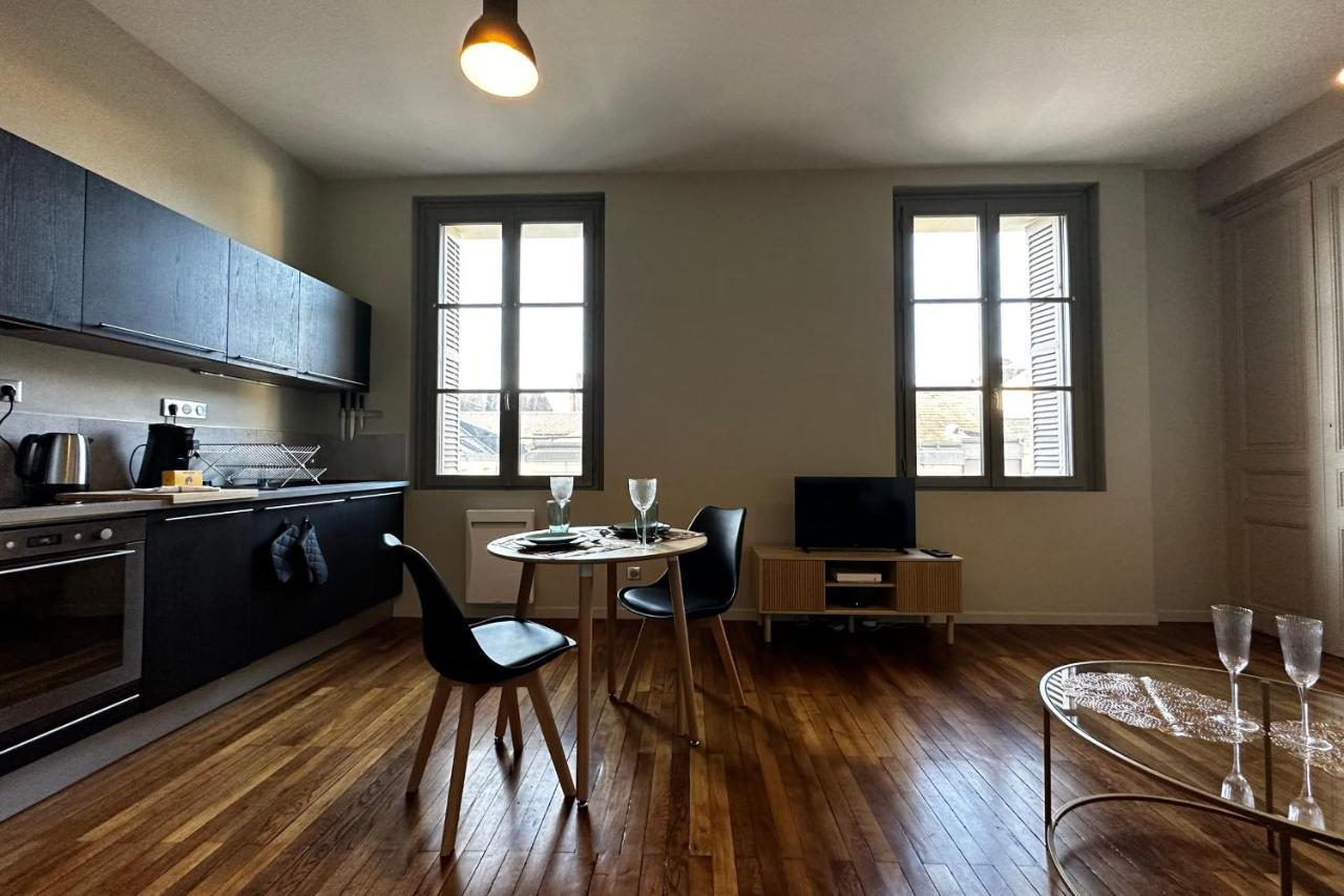 Le Magistral Beautiful One-Bedroom Apartment In The Historic Heart Of Tours Zewnętrze zdjęcie